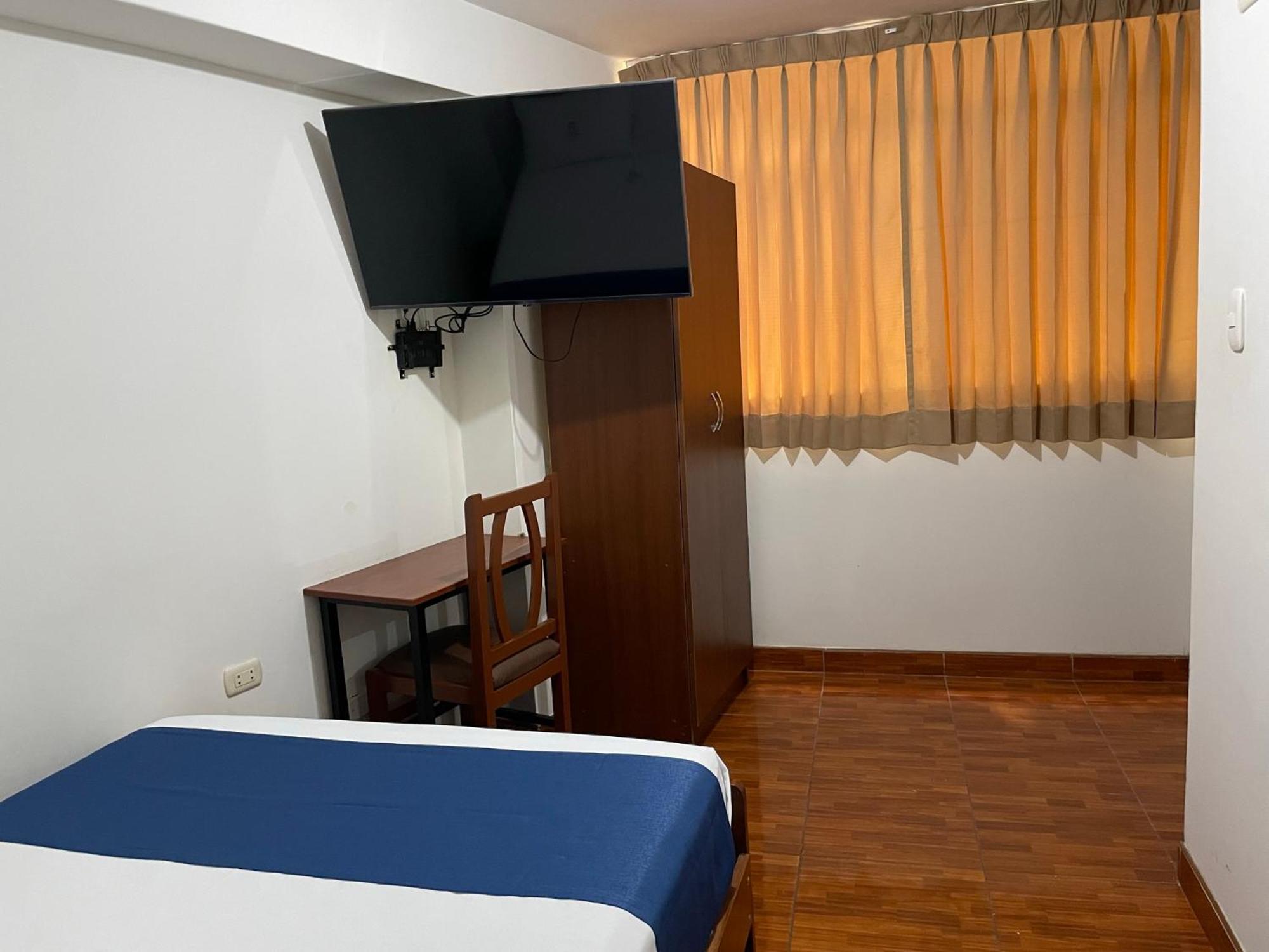 Hotel Italia I Чиклайо Екстериор снимка